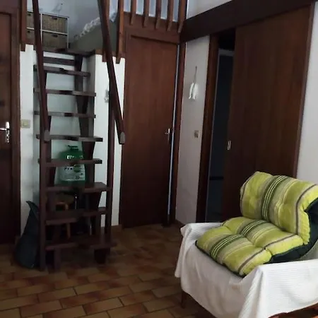 Maison Mitoyenne Tres Agreable - M05201 *